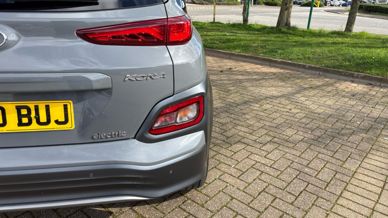 Hyundai Kona 150kW Premium 64kWh 5dr Auto Electric Hatchback